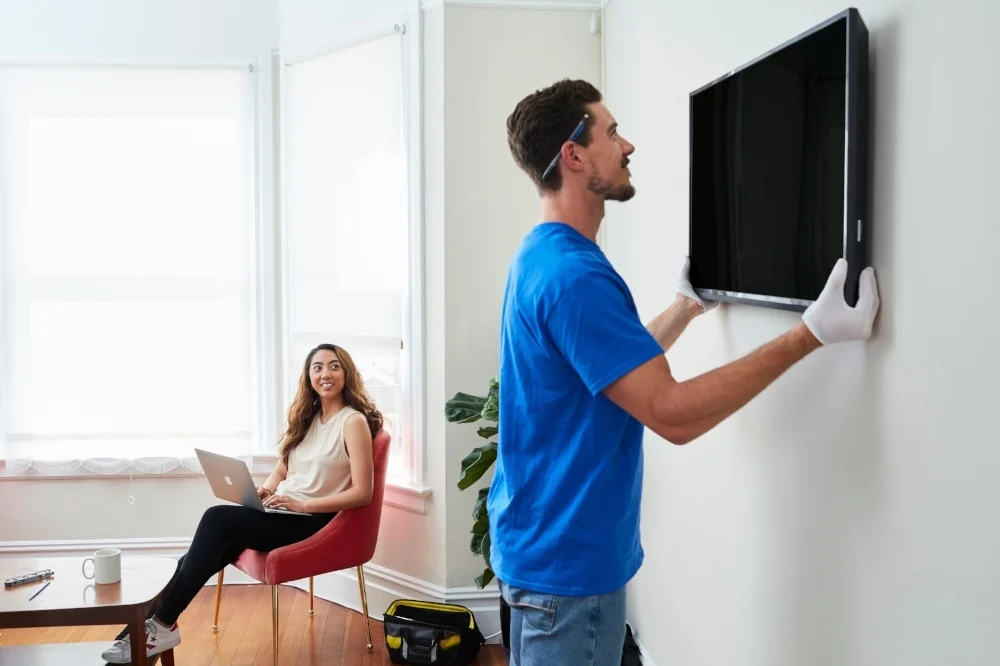 Quick and Efficient TV Mounting